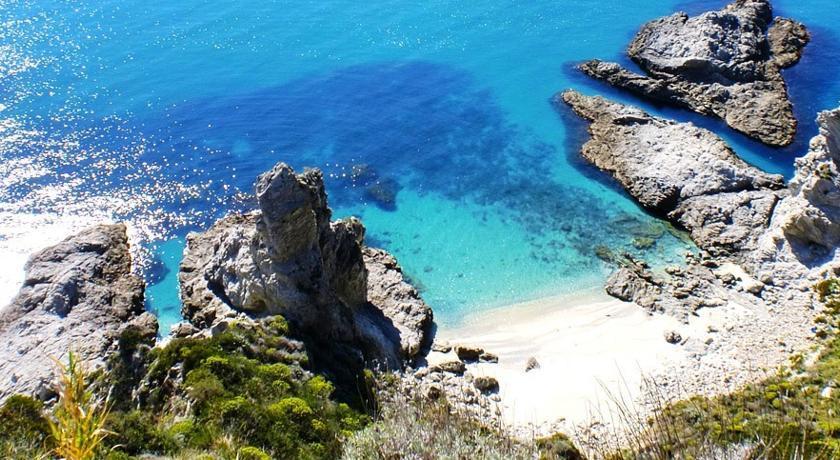 Gullo Capo Vaticano Рикади Экстерьер фото